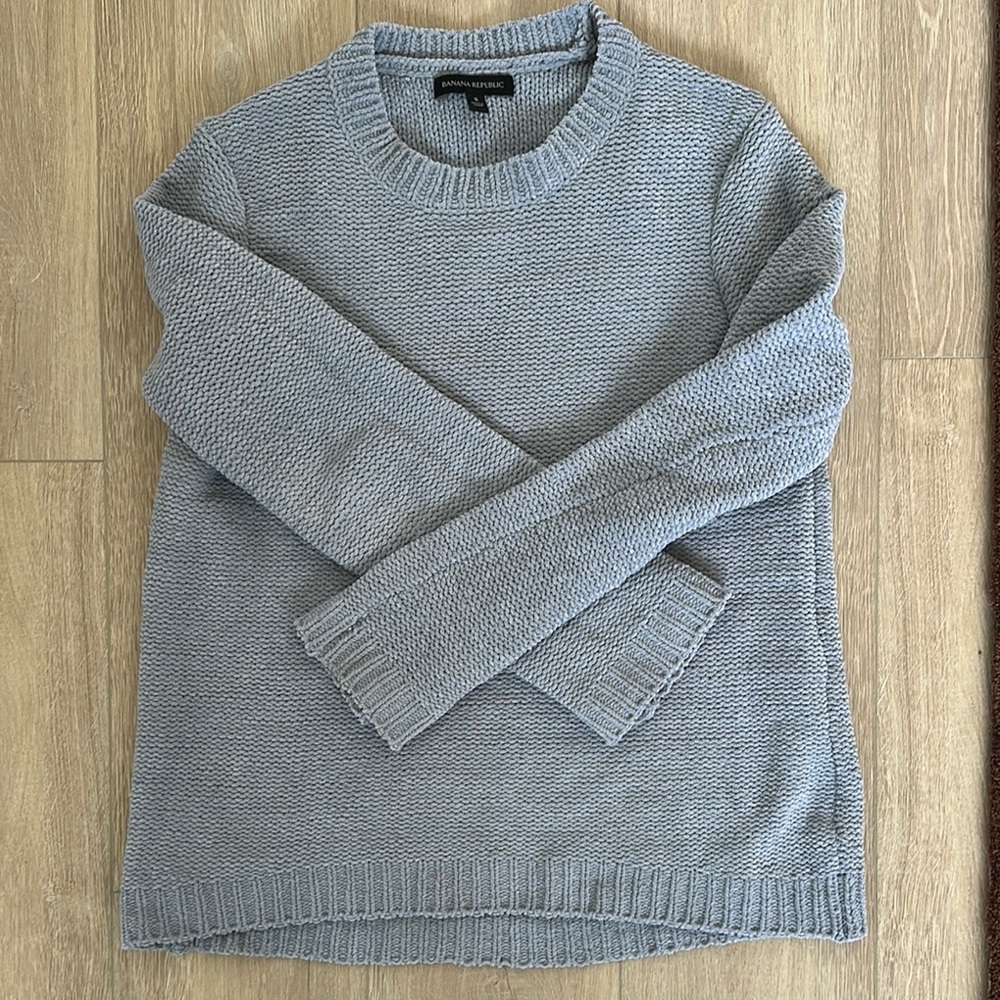 Banana Republic Gray Crewneck Sweater Versatile Fine Knit